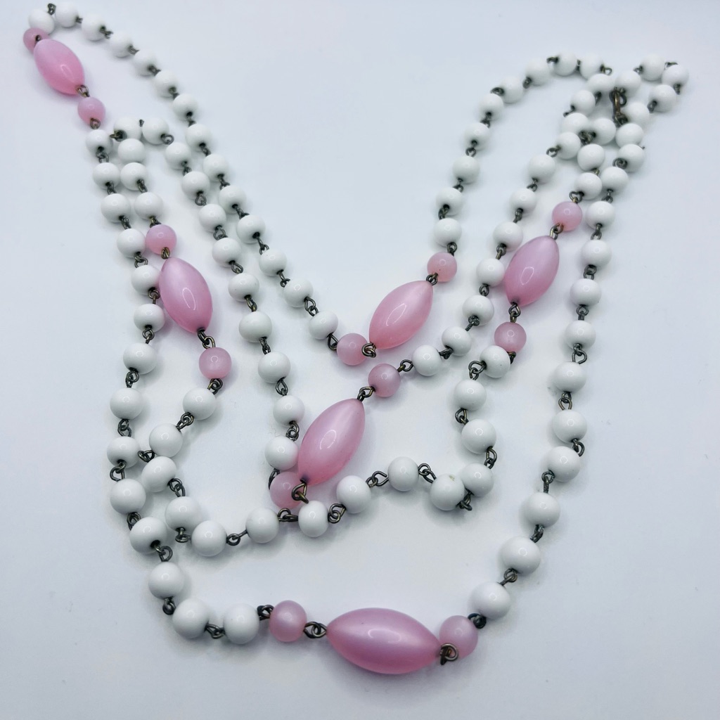 25 Vintage Light Pink White Goldtone Beaded Single Strand Necklace 8$